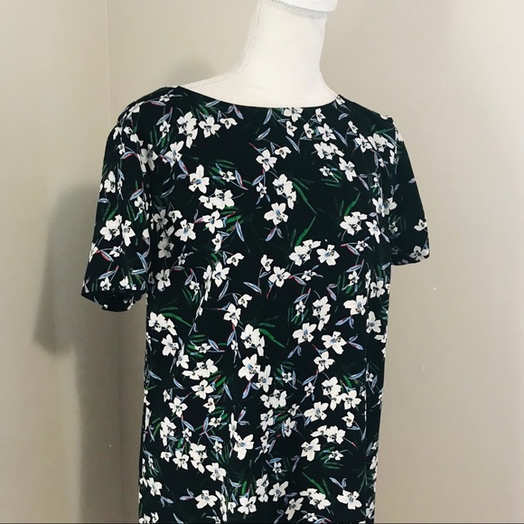 Banana Republic Shift Dress - Picture 2 of 6